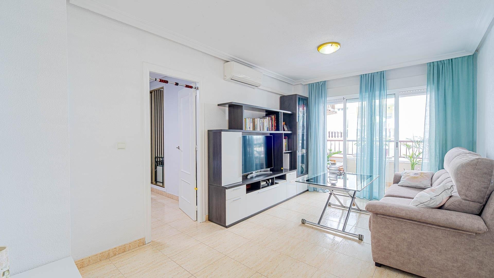 Appartamento a Torrevieja, Alicante, Spagna 2 camere da letto, 65 mq. N° 195240