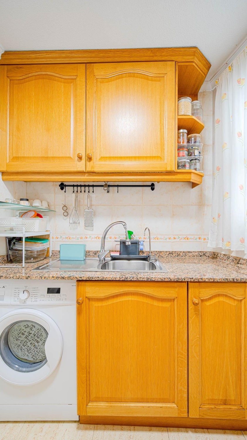 Appartamento a Torrevieja, Alicante, Spagna 2 camere da letto, 65 mq. N° 195240