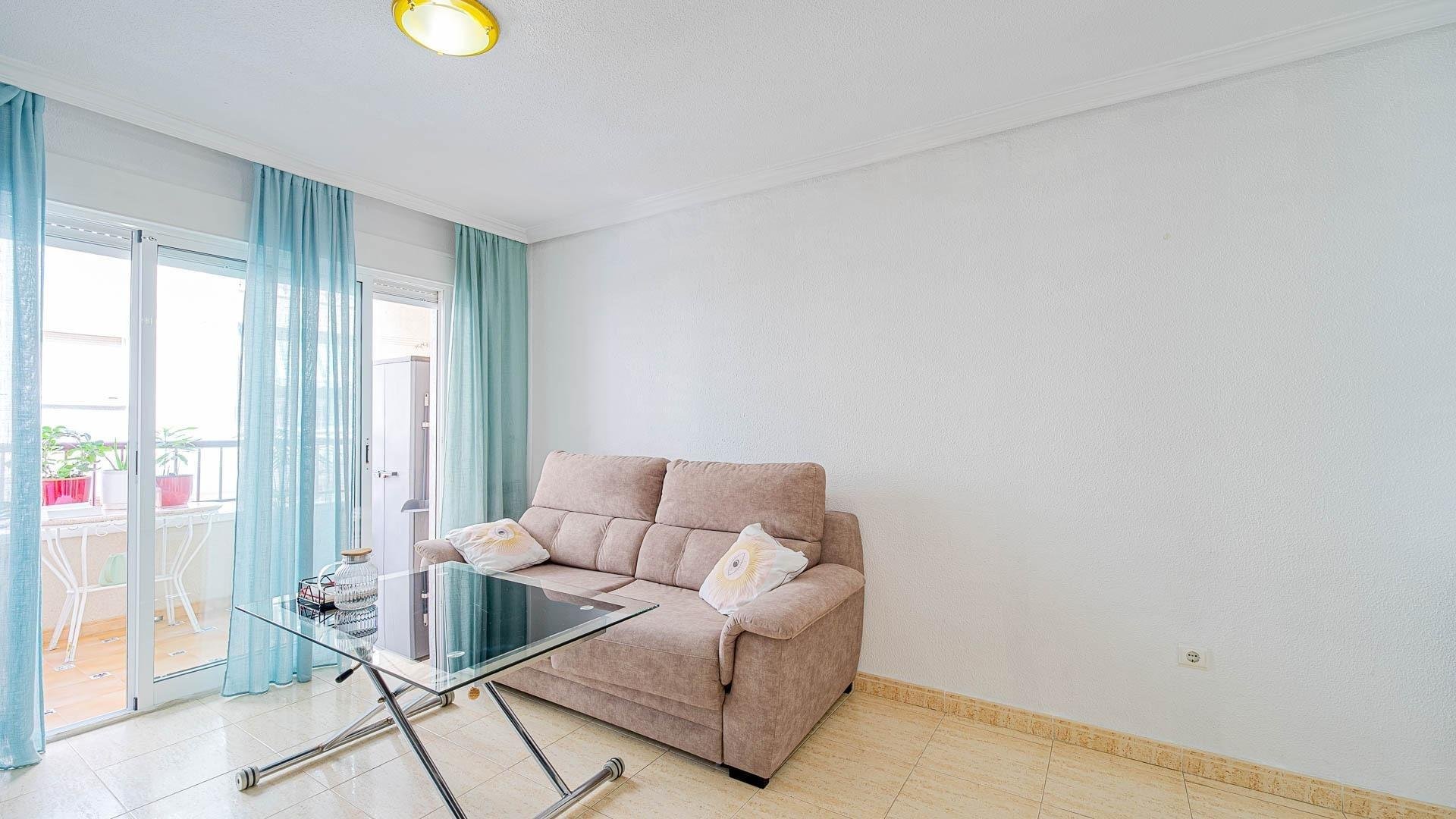 Appartamento a Torrevieja, Alicante, Spagna 2 camere da letto, 65 mq. N° 195240