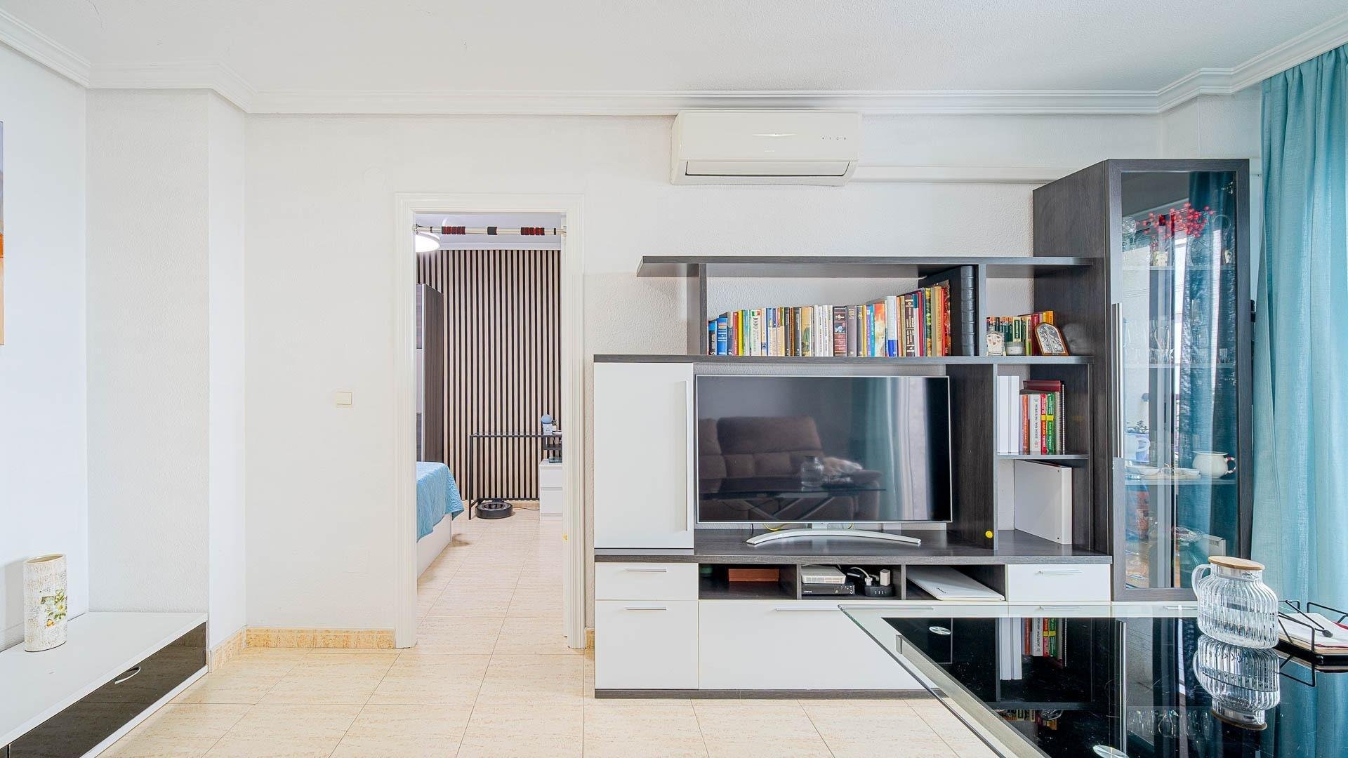 Appartamento a Torrevieja, Alicante, Spagna 2 camere da letto, 65 mq. N° 195240