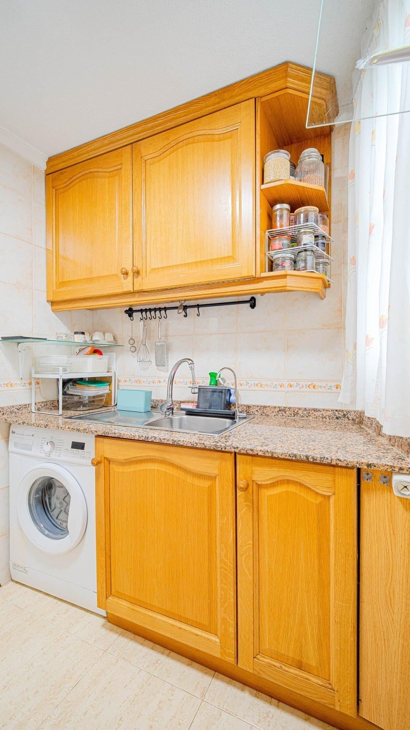 Appartamento a Torrevieja, Alicante, Spagna 2 camere da letto, 65 mq. N° 195240