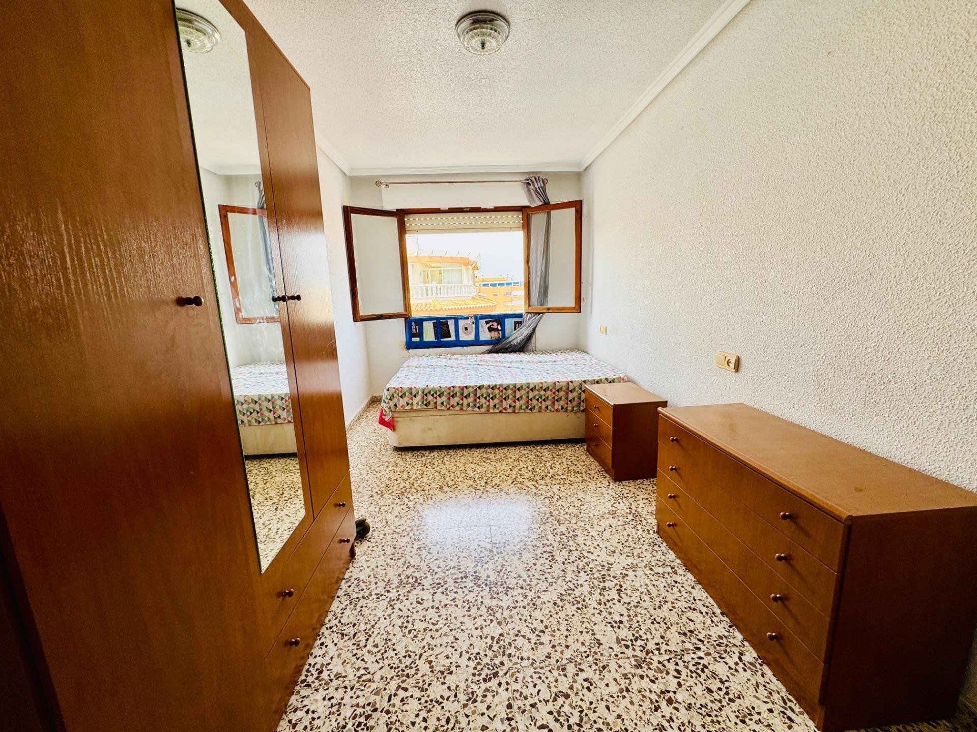 Penthouse in Torrevieja, Alicante, Spain 3 bedrooms, 112 sq.m. No. 195237