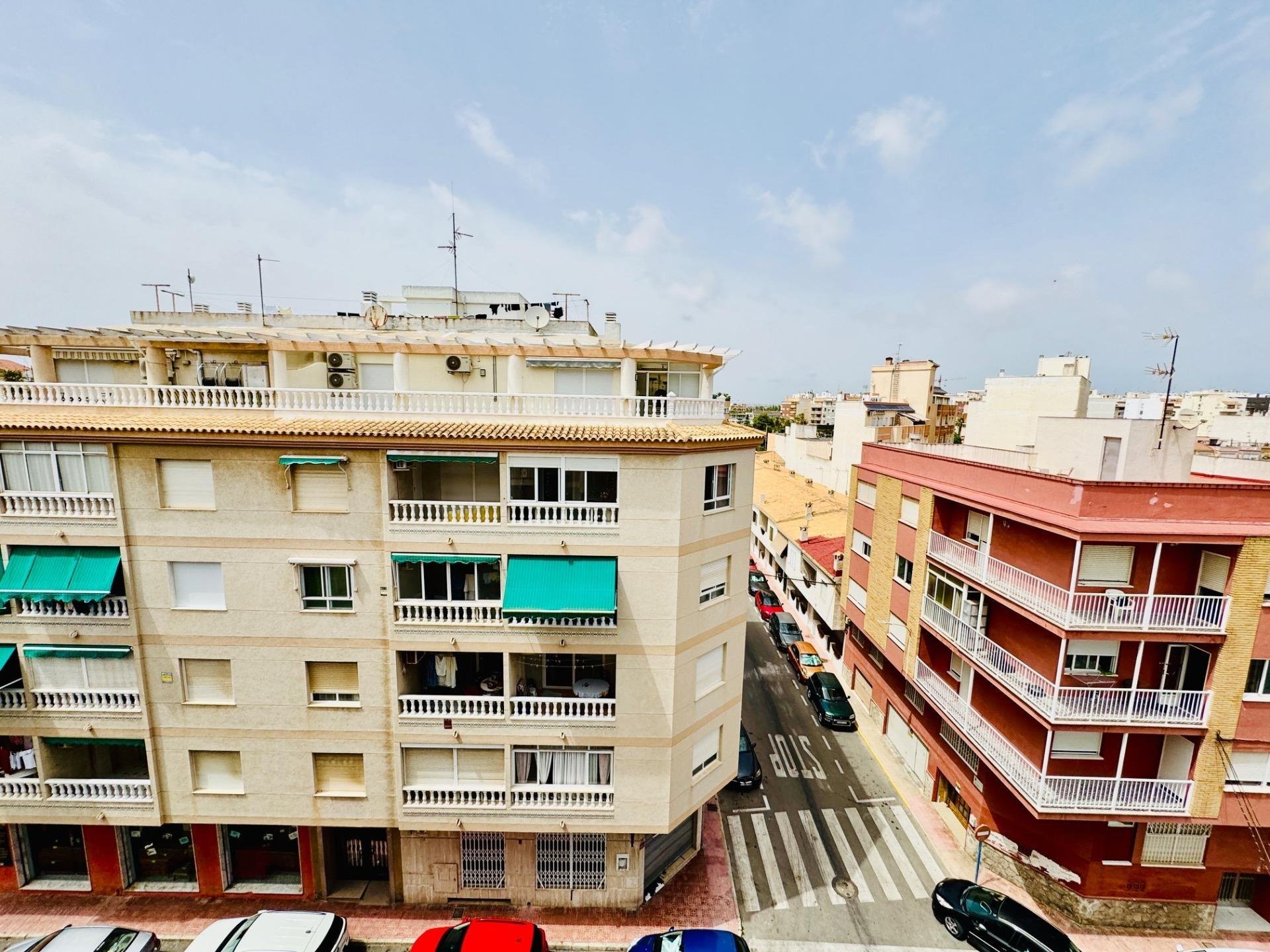 Penthouse in Torrevieja, Alicante, Spain 3 bedrooms, 112 sq.m. No. 195237