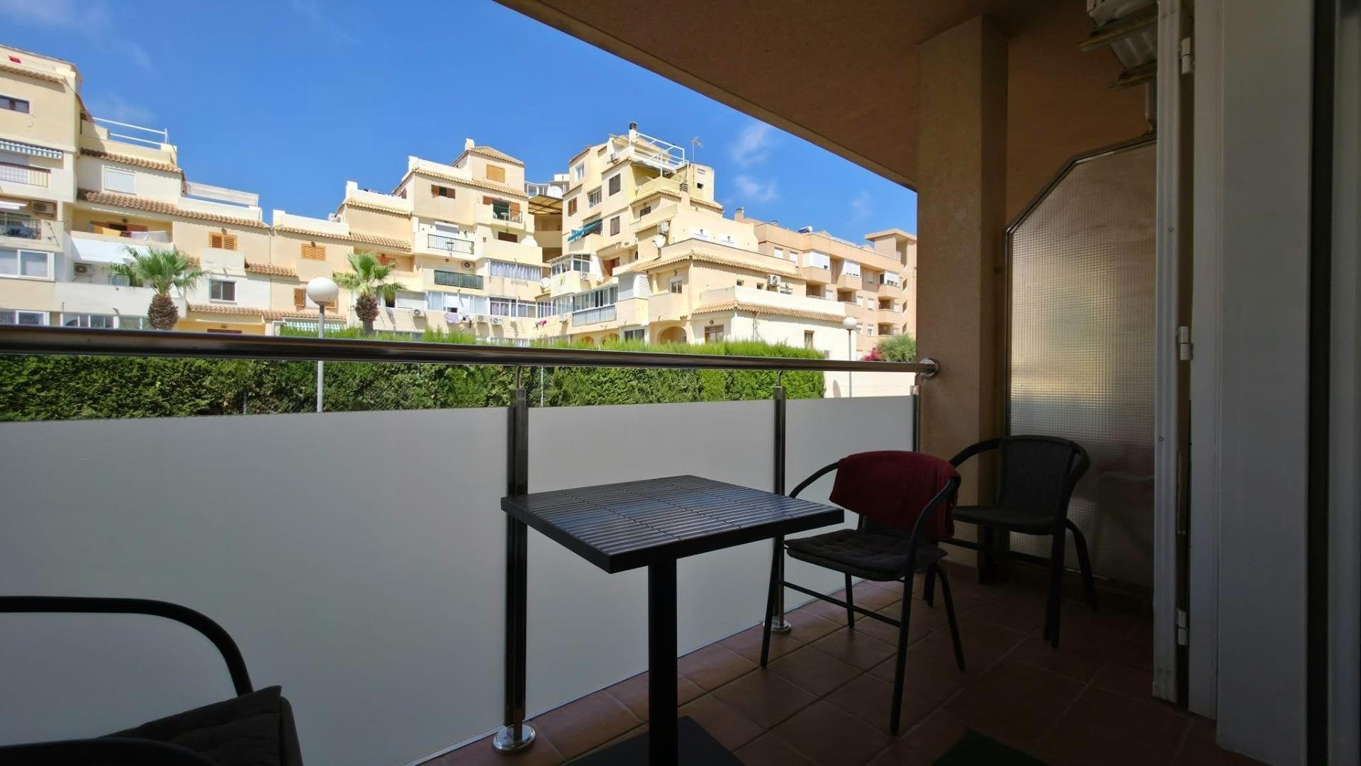 Appartamento a Torrevieja, Alicante, Spagna 2 camere da letto, 55 mq. N° 195242