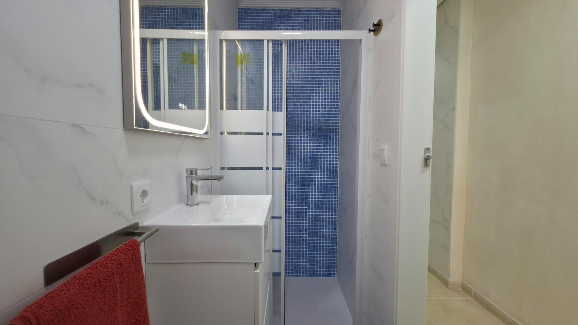 Appartamento a Torrevieja, Alicante, Spagna 2 camere da letto, 55 mq. N° 195242