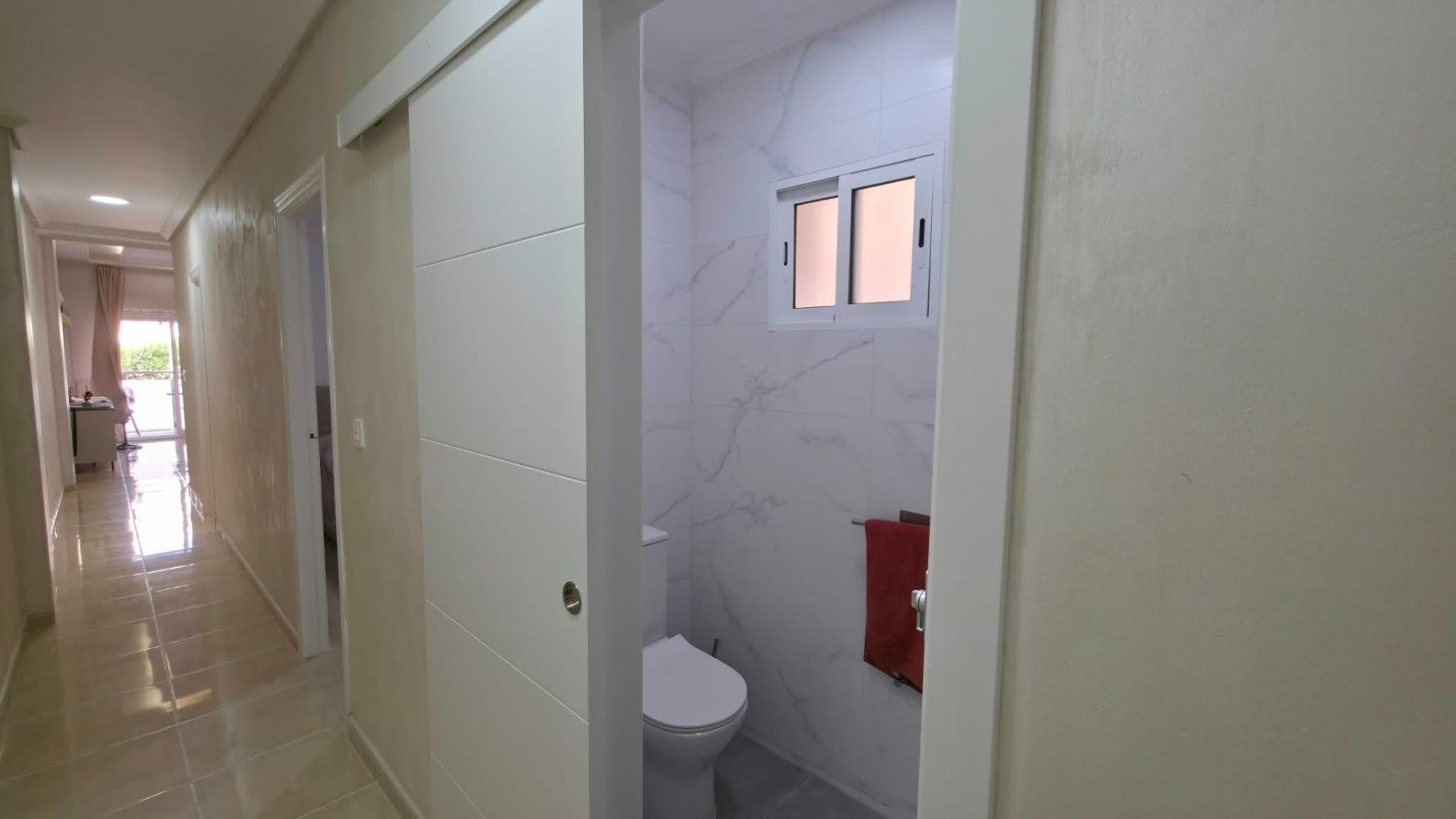 Appartamento a Torrevieja, Alicante, Spagna 2 camere da letto, 55 mq. N° 195242