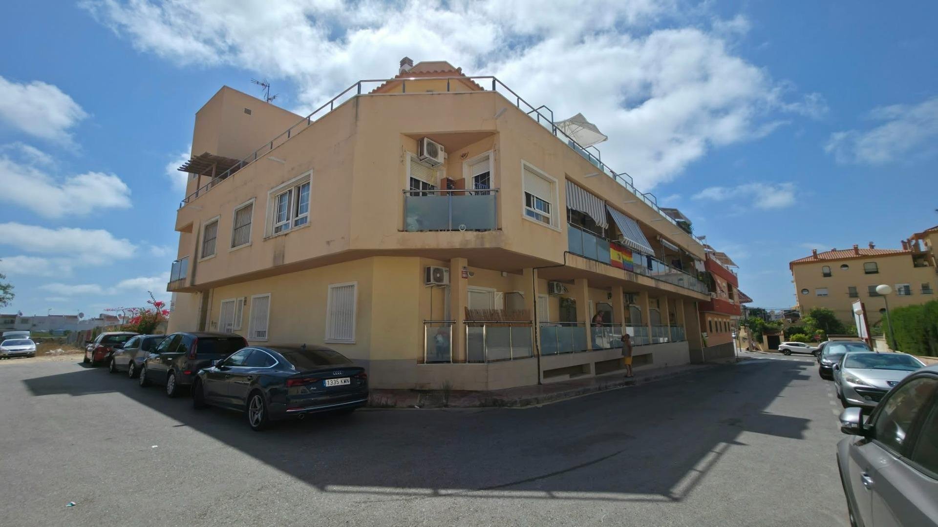 Appartamento a Torrevieja, Alicante, Spagna 2 camere da letto, 55 mq. N° 195242