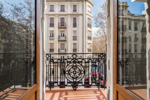 Huoneisto myytävänä Madrid, Espanja, 2 makuuhuonetta, 152 m2 No. 177538 - kuva 3