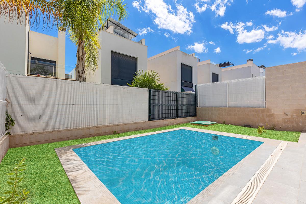 Villa a Orihuela, Alicante, Spagna 3 camere da letto, 140 mq. N° 101669