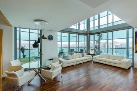 Lägenhet i Barcelona, Spanien 4 sovrum, 246 kvm. Nr. 154583