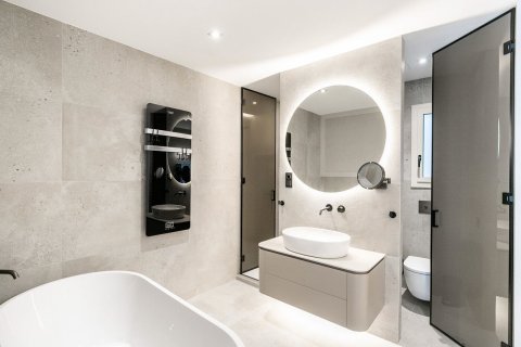 Apartament w Barcelona, Hiszpania 4 sypialnie, nr 141033 – zdjęcie 16