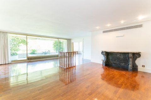 Apartment for rent in Barcelona, Spain 5 bedrooms, 475 sq.m. No. 141036 - photo 2
