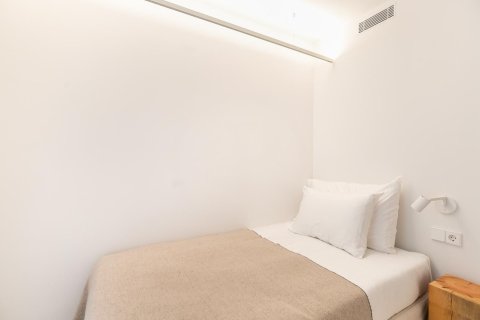 Apartament w Barcelona, Hiszpania 3 sypialnie, nr 141037 – zdjęcie 4