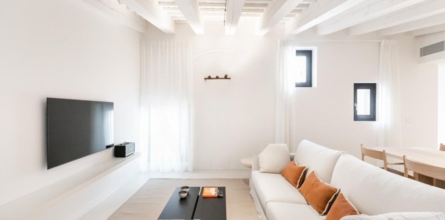 Apartment in Barcelona, Spain 2 bedrooms,  No. 141032