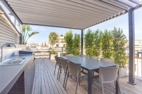 Apartament w Barcelona, Hiszpania 3 sypialnie, nr 141035 – zdjęcie 14