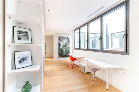 Apartament w Barcelona, Hiszpania 3 sypialnie, nr 141035 – zdjęcie 12