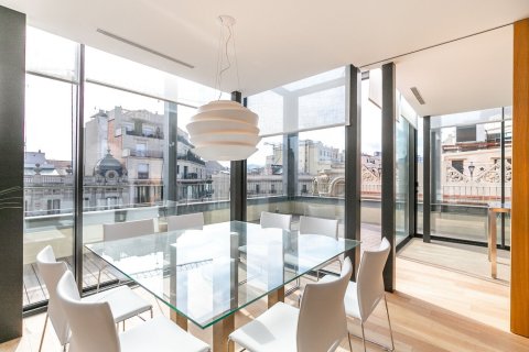 Apartament w Barcelona, Hiszpania 3 sypialnie, nr 141035 – zdjęcie 7