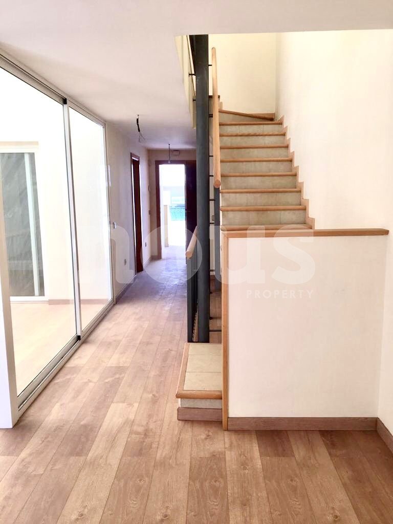 Radhus i Adeje, Tenerife, Spanien 4 sovrum, 287 kvm. Nr. 102943