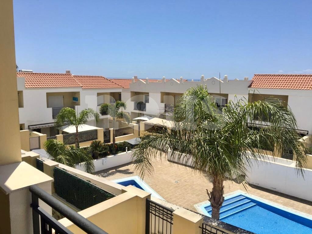 Radhus i Adeje, Tenerife, Spanien 4 sovrum, 287 kvm. Nr. 102943