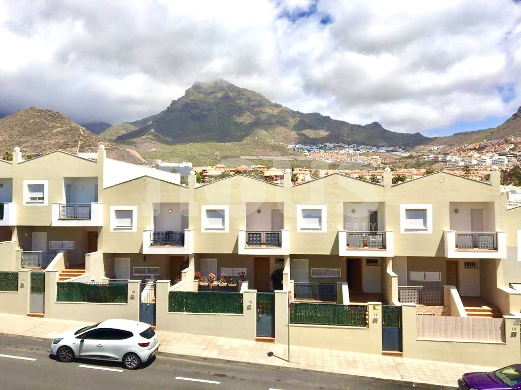 Radhus i Adeje, Tenerife, Spanien 4 sovrum, 287 kvm. Nr. 102943