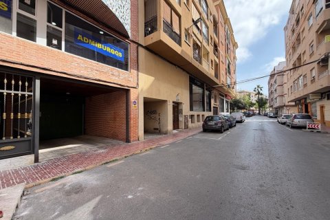 Garaż w Torrevieja, Alicante, Hiszpania 26 mkw. nr 182995 – zdjęcie 17