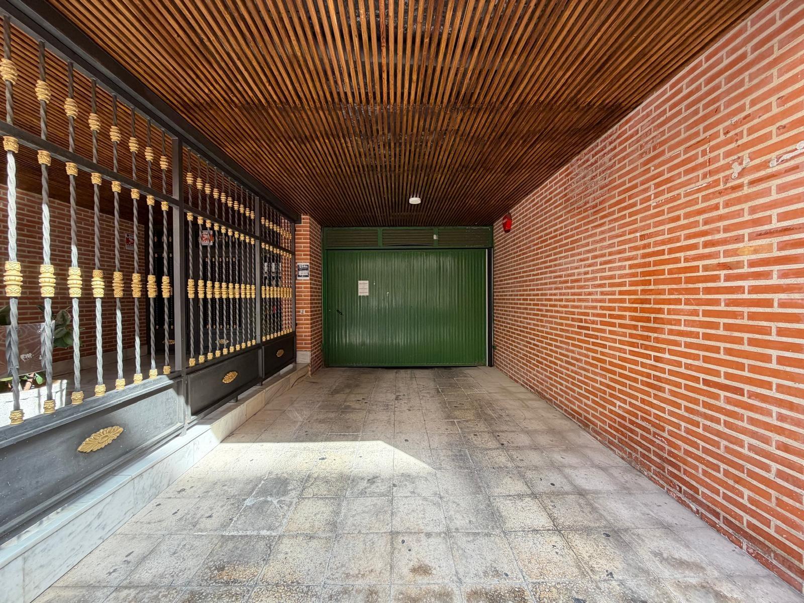 Garage in Torrevieja, Alicante, Spain 26 sq.m. No. 182995