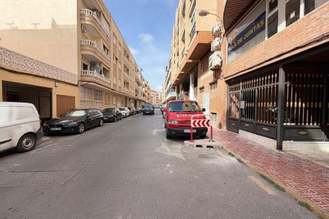 Garaż w Torrevieja, Alicante, Hiszpania 26 mkw. nr 182995 – zdjęcie 16