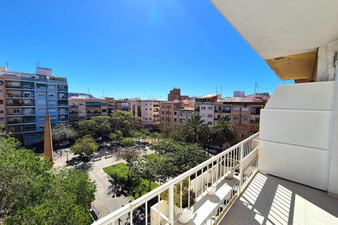 Apartment in Alicante, Spain 2 bedrooms, 71 sq.m. No. 182991