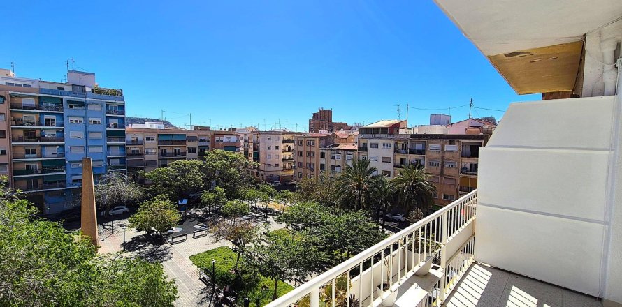 Apartment in Alicante, Spain 2 bedrooms, 71 sq.m. No. 182991