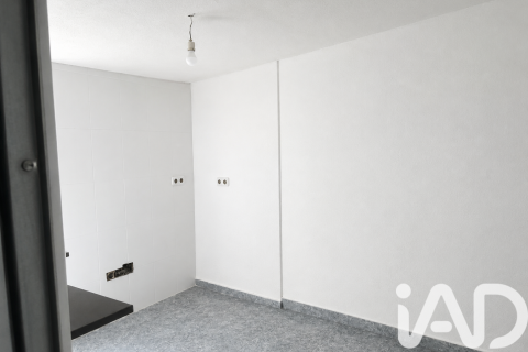 House for sale in Madrid, Spain 3 bedrooms, 80 sq.m. No. 172388 - photo 19