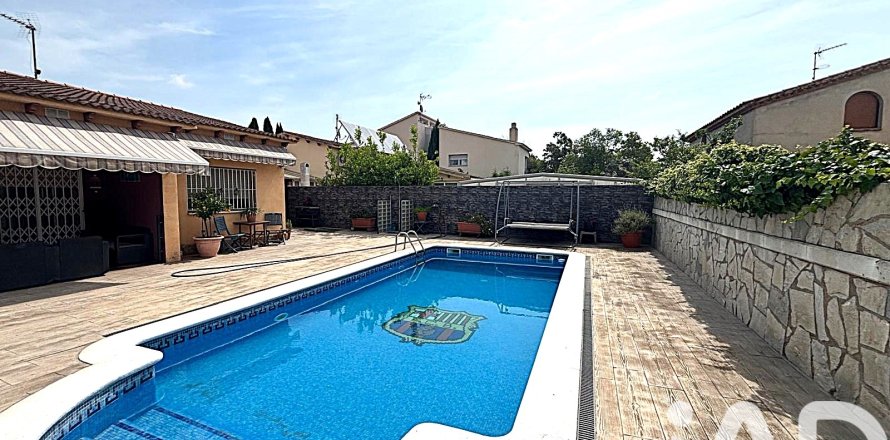Casa a Llorenc Del Penedes, Tarragona, Spagna 3 camere da letto, 116 mq. N° 172390