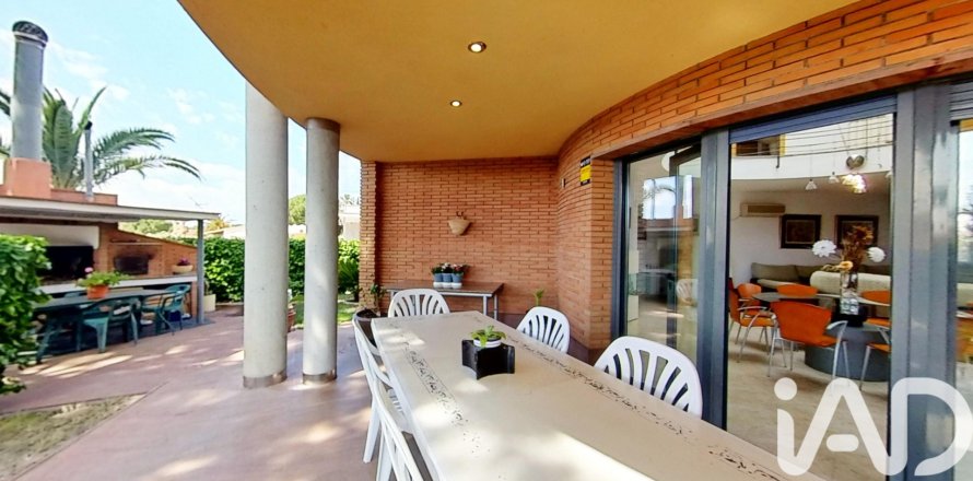 Casa a Roda de Berà, Tarragona, Spagna 6 camere da letto, 230 mq. N° 172393
