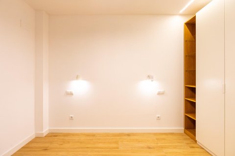 Lägenhet till salu i Madrid, Spanien 1 sovrum, 94 kvm. Nr. 149203 - foto 27