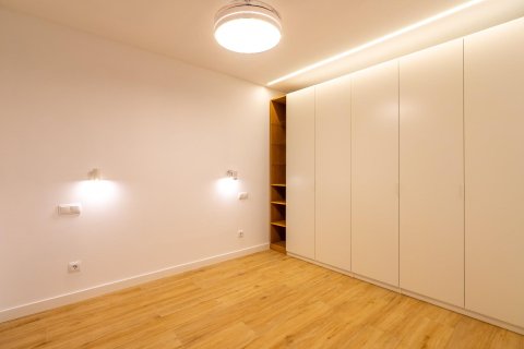 Lägenhet till salu i Madrid, Spanien 1 sovrum, 94 kvm. Nr. 149203 - foto 22