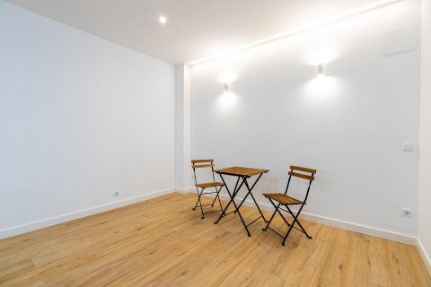 Lägenhet till salu i Madrid, Spanien 1 sovrum, 94 kvm. Nr. 149203 - foto 17