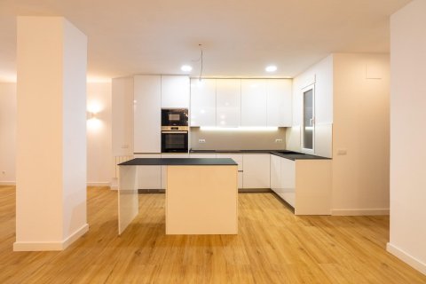 Lägenhet till salu i Madrid, Spanien 1 sovrum, 94 kvm. Nr. 149203 - foto 13