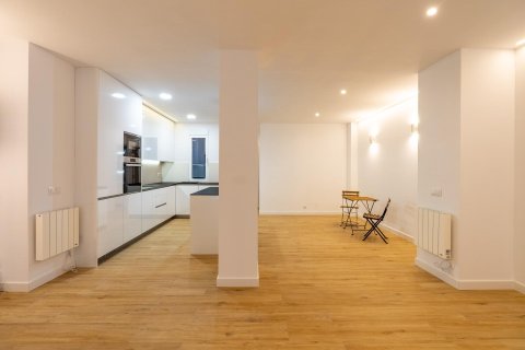 Lägenhet till salu i Madrid, Spanien 1 sovrum, 94 kvm. Nr. 149203 - foto 2