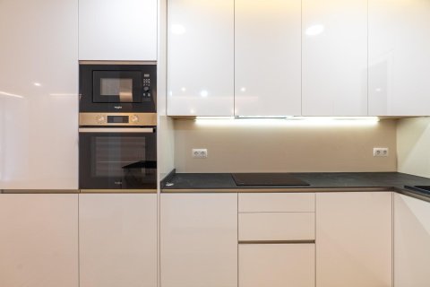 Lägenhet till salu i Madrid, Spanien 1 sovrum, 94 kvm. Nr. 149203 - foto 15