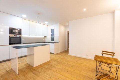 Lägenhet till salu i Madrid, Spanien 1 sovrum, 94 kvm. Nr. 149203 - foto 14