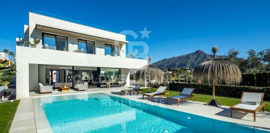 Huvila Marbella, Malaga, Espanja 5 makuuhuonetta, 404 m2 No. 159156