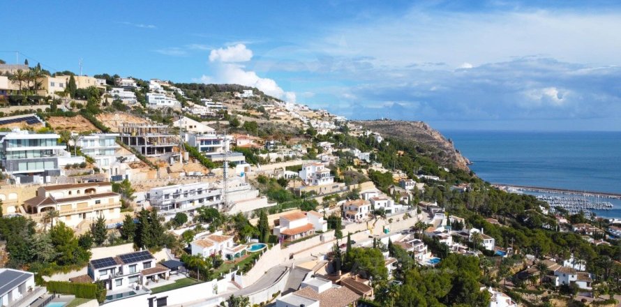 Villa in Javea, Alicante, Spain 5 bedrooms,  No. 157288