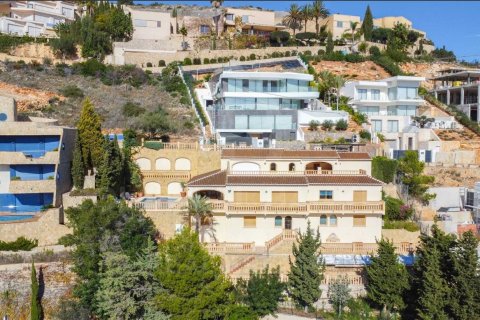 Villa for sale in Javea, Alicante, Spain 5 bedrooms,  No. 157288 - photo 2