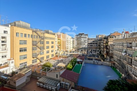 Apartamento en venta en Barcelona, España 3 dormitorios, 155 m2 No. 157285 - foto 5