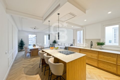 Apartamento en venta en Barcelona, España 3 dormitorios, 155 m2 No. 157285 - foto 3