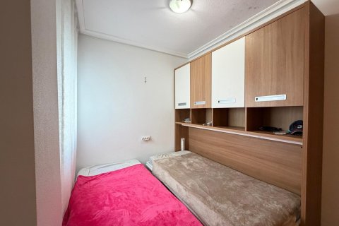 Apartamento en venta en Torrevieja, Alicante, España 2 dormitorios, 63 m2 No. 189667 - foto 5