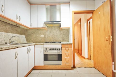 Apartment à Barcelona, Espagne 3 chambres, 84 m2 No. 153888