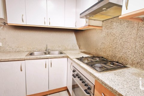 Продажа квартиры в Барселона, Испания 3 спальни, 84м2 №153888 - фото 8