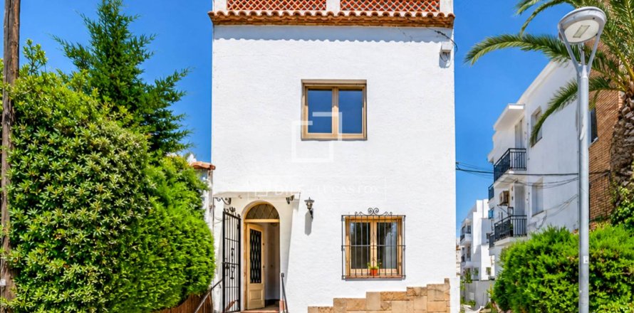 Villa i Sitges, Barcelona, Spanien 4 sovrum, 174 kvm. Nr. 192737
