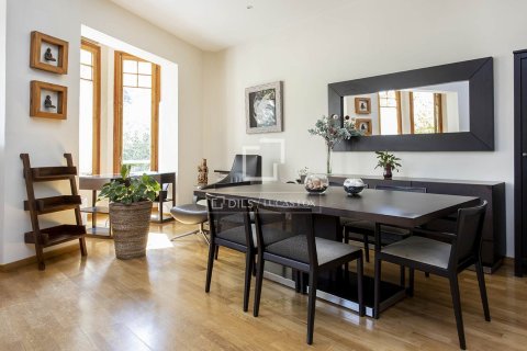 Huoneisto myytävänä Barcelona, Espanja, 3 makuuhuonetta, 137 m2 No. 192741 - kuva 13