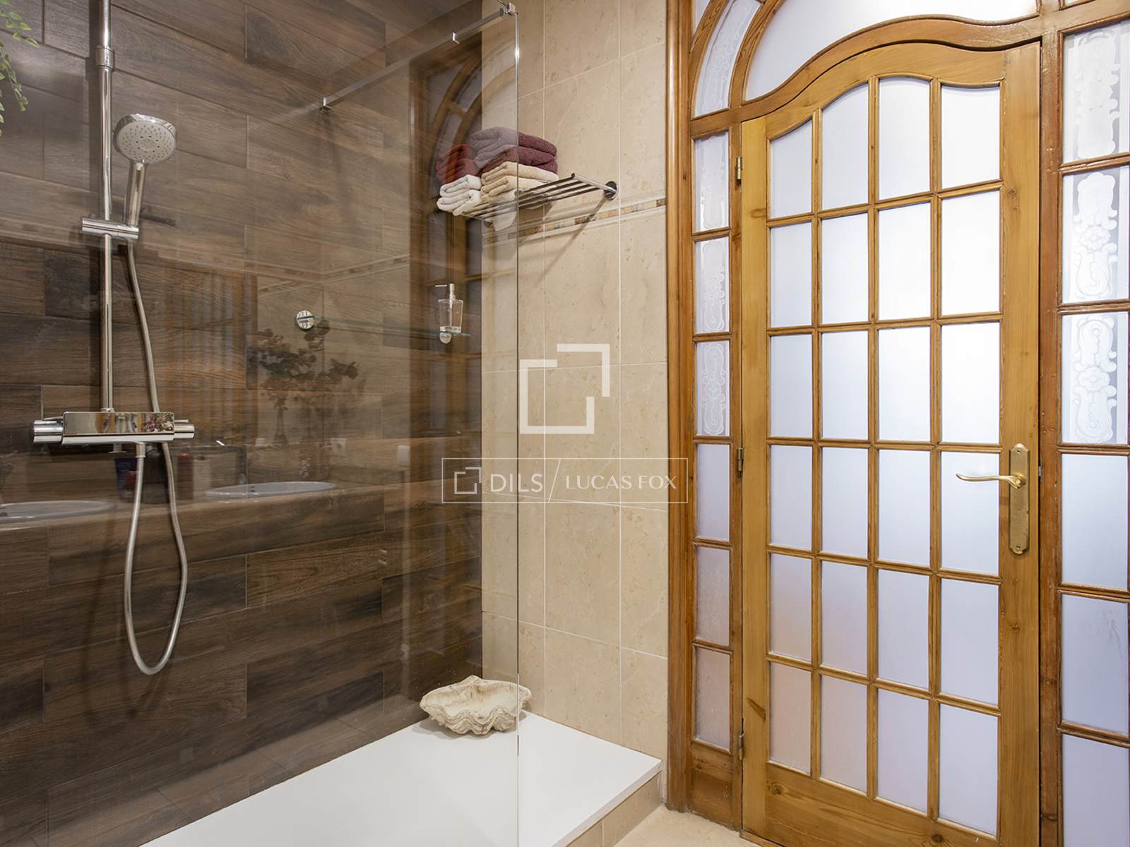 Квартира в Барселона, Испания 3 спальни, 137м2 №192741